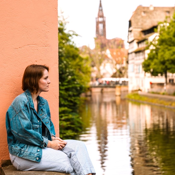 hey! I’m Jules - Picture 1 of 2